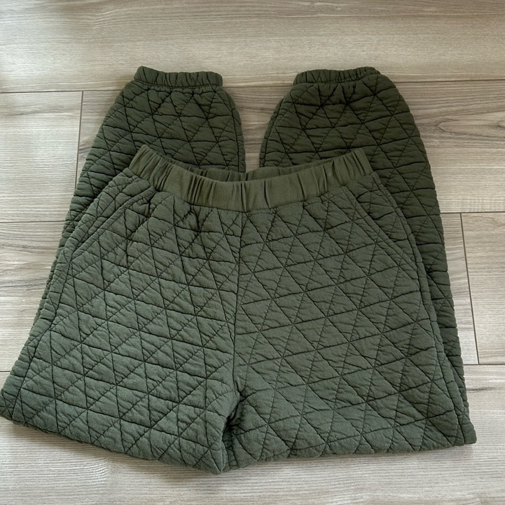 Stateside Quilted Joggers/Sweatpants Size Medium EUC